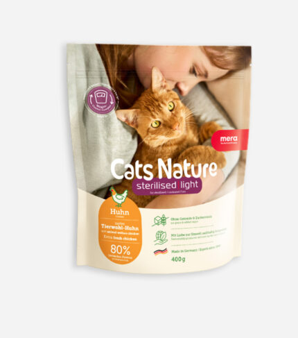 Premium adult cat food by Mera